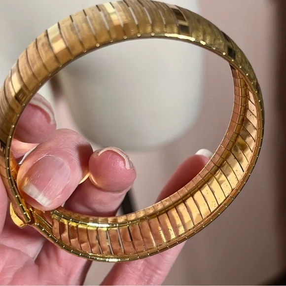 Vintage 80 90 Gold Vermeil Oversized Mobwife Classic Italy thick wide Bracelet - Picture 14 of 17